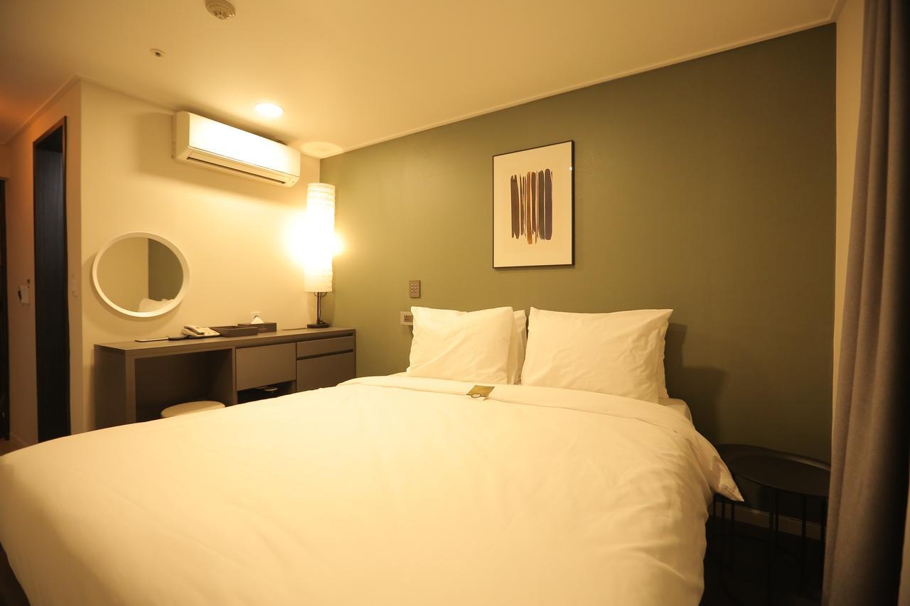 The Hotel Young Inn Seoul Exterior foto