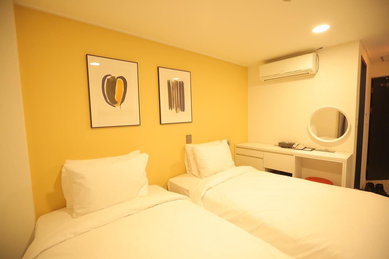 The Hotel Young Inn Seoul Exterior foto