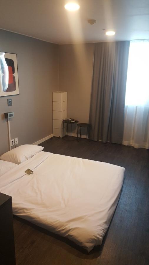 The Hotel Young Inn Seoul Exterior foto