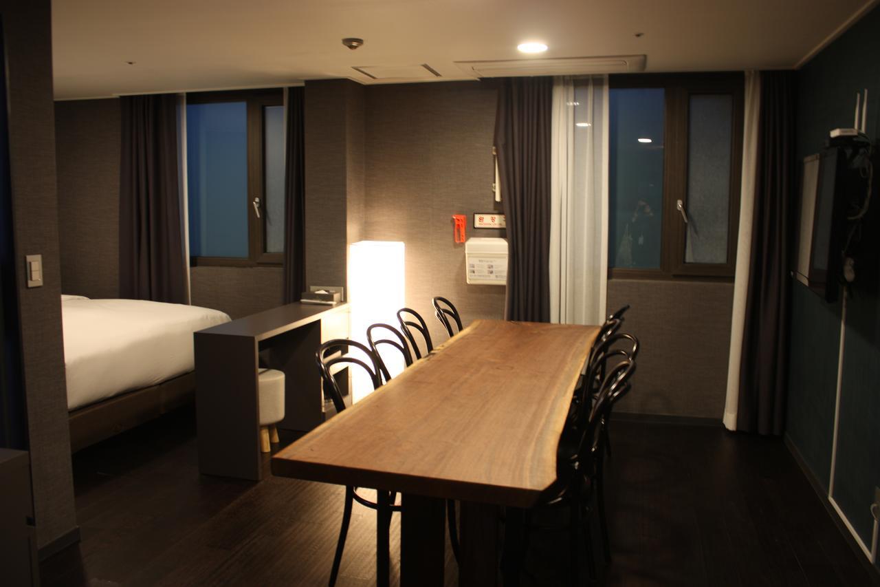 The Hotel Young Inn Seoul Exterior foto